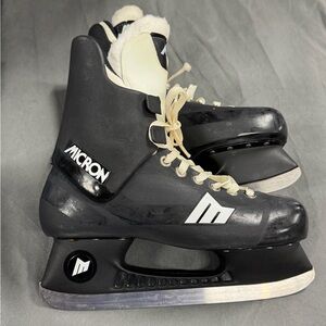 Vintage Micron M2 Moulded Plastic Ice Hockey Skates